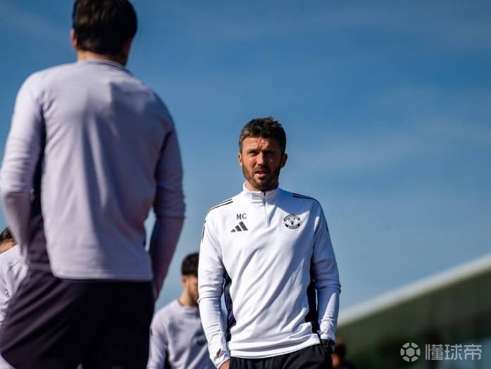 曼晚：曼联将有24天的空档期，俱乐部在考虑进行短期集训